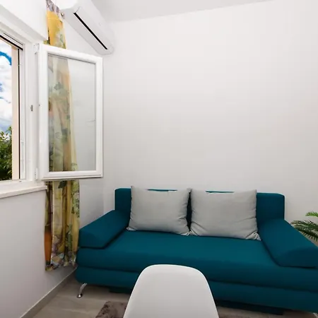 Ploka Aparthotel *
