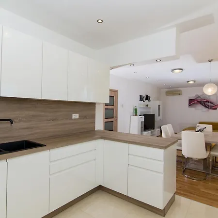 Aparthotel Ploka Okrug Gornji